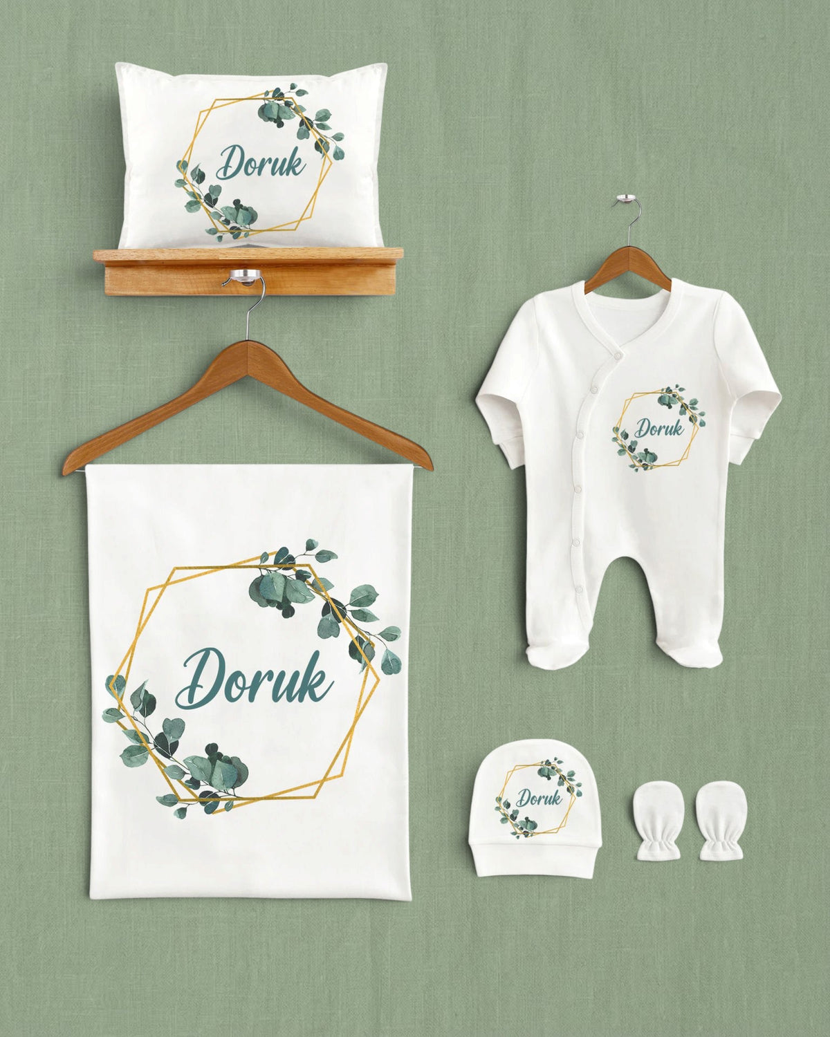 Mağazam yaprak çelenk desenli, Doruk isimli, %100 organik pamuklu 5'li bebek hastane çıkış seti