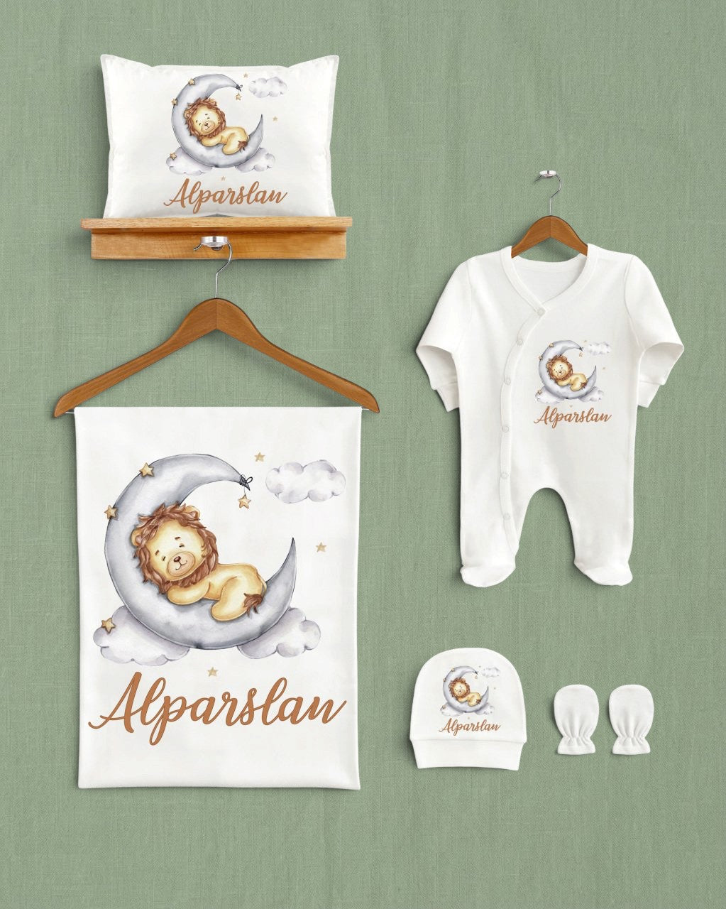 Mağazam ay üzerinde aslan desenli, %100 organik pamuklu, 5'li beyaz bebek hastane çıkış seti