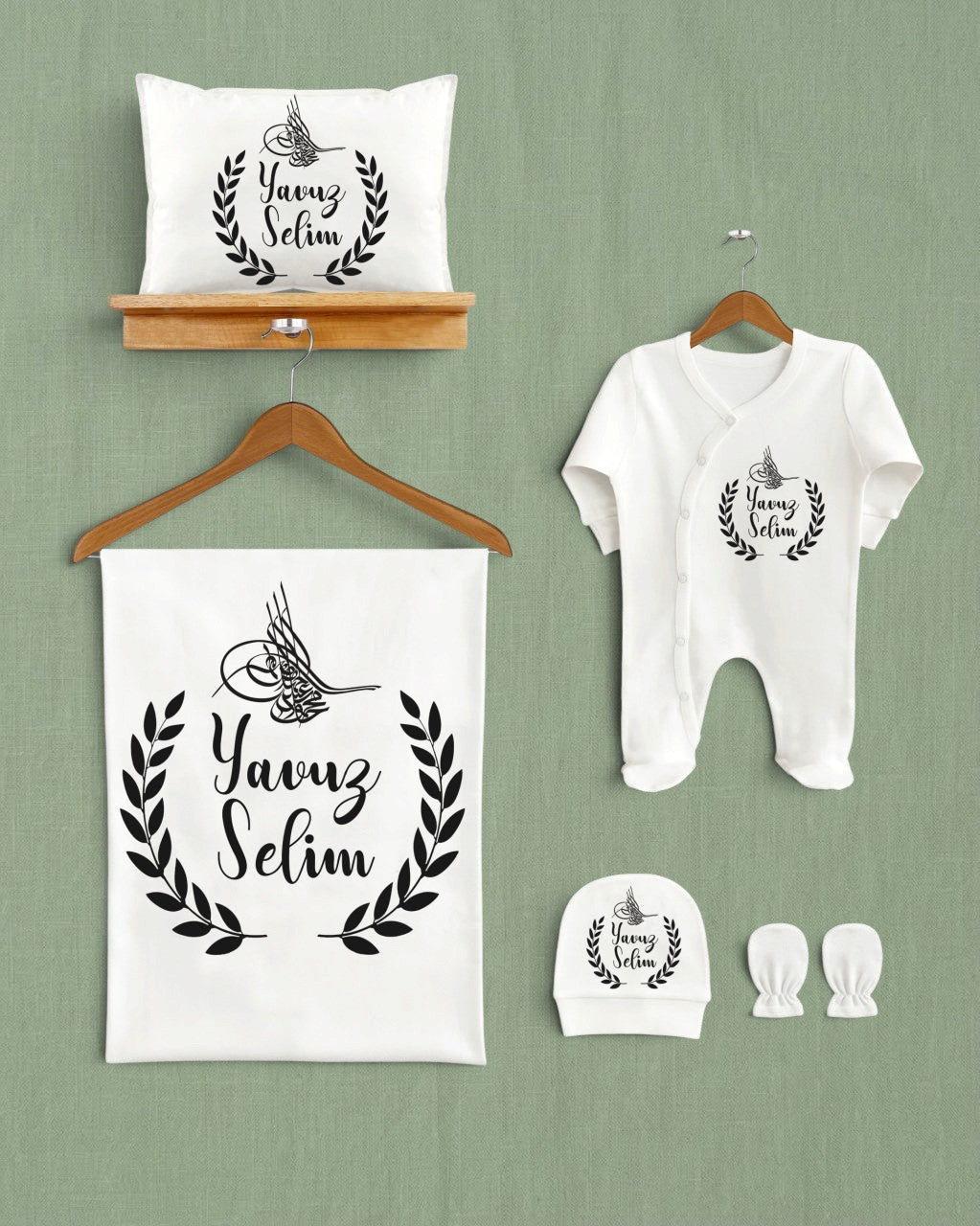 Mağazam markalı, siyah tuğralı ve çelenk desenli, %100 organik pamuklu 5'li bebek hastane çıkış seti.