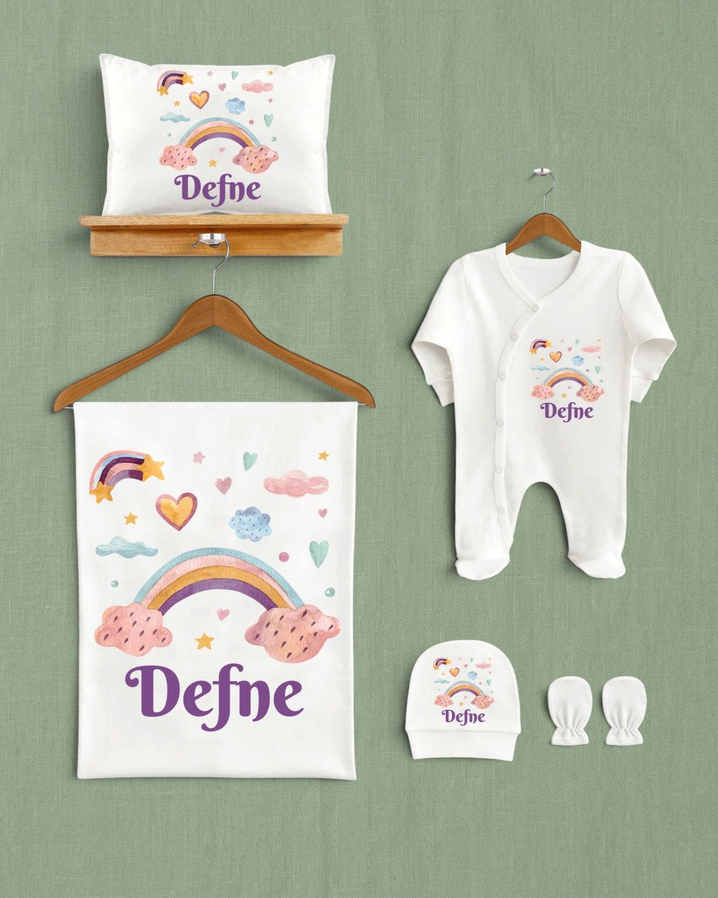Mağazam gökkuşağı desenli, %100 organik pamuklu, 5 parçalı bebek hastane çıkış seti ve kişiselleştirilmiş tulum.