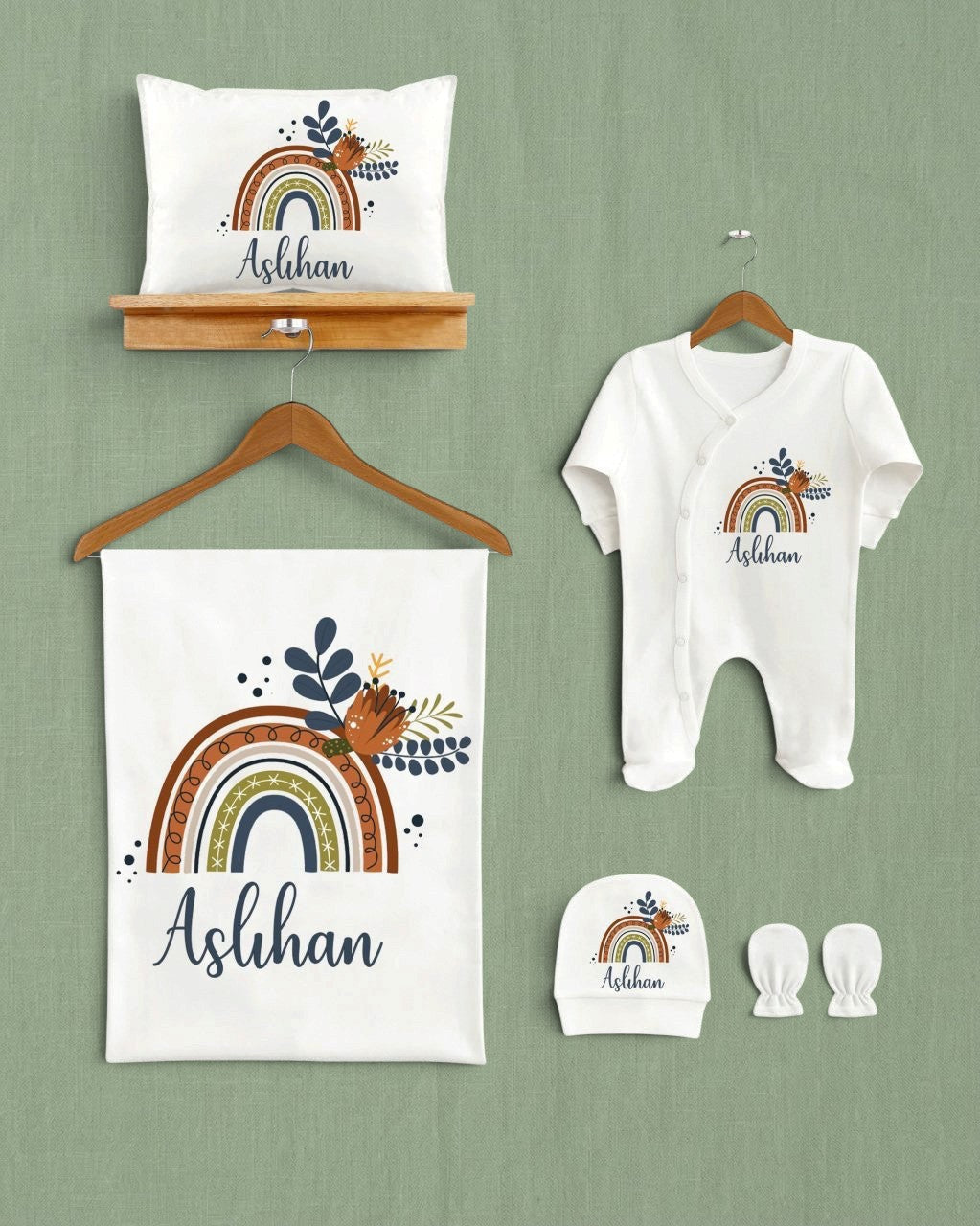 Mağazam gökkuşağı desenli, %100 organik pamuklu, 5'li bebek hastane çıkış seti ve kişiselleştirilmiş bebek eşyaları.